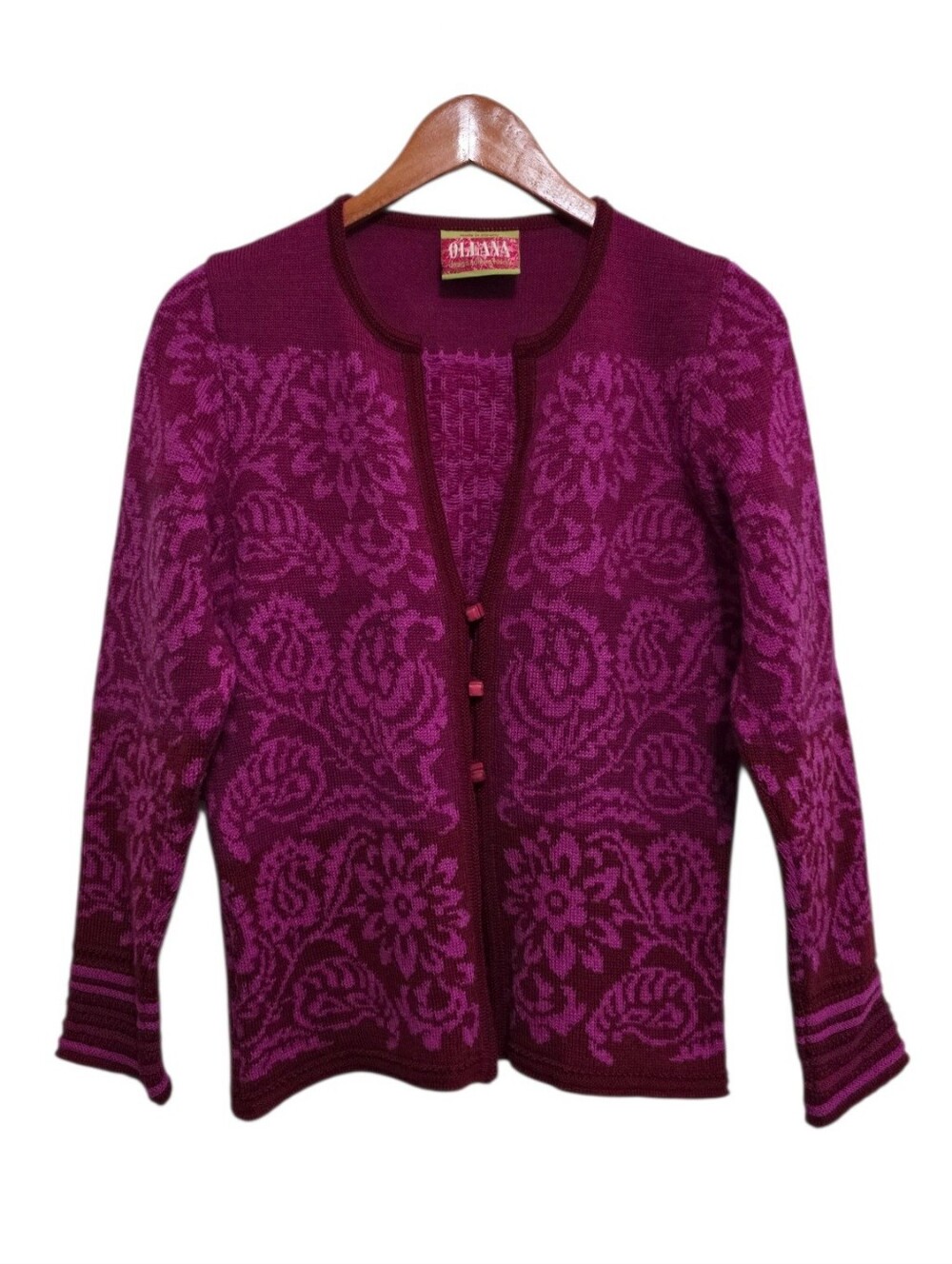 Oleana V-Neck Cardigan in Magenta Floral Size Medium